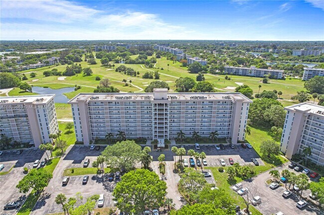 Building Photo - 2671 S Course Dr