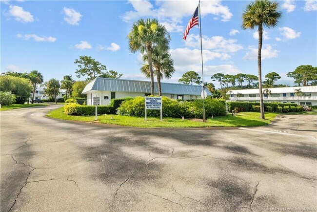 Building Photo - 2929 SE Ocean Blvd