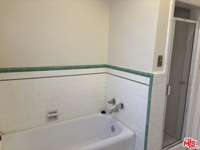 Building Photo - 351 N Gardner St