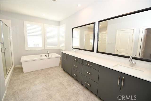 Building Photo - 15743 Butterfly Dr