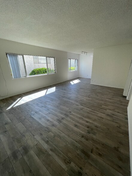 Building Photo - 1333 9th St