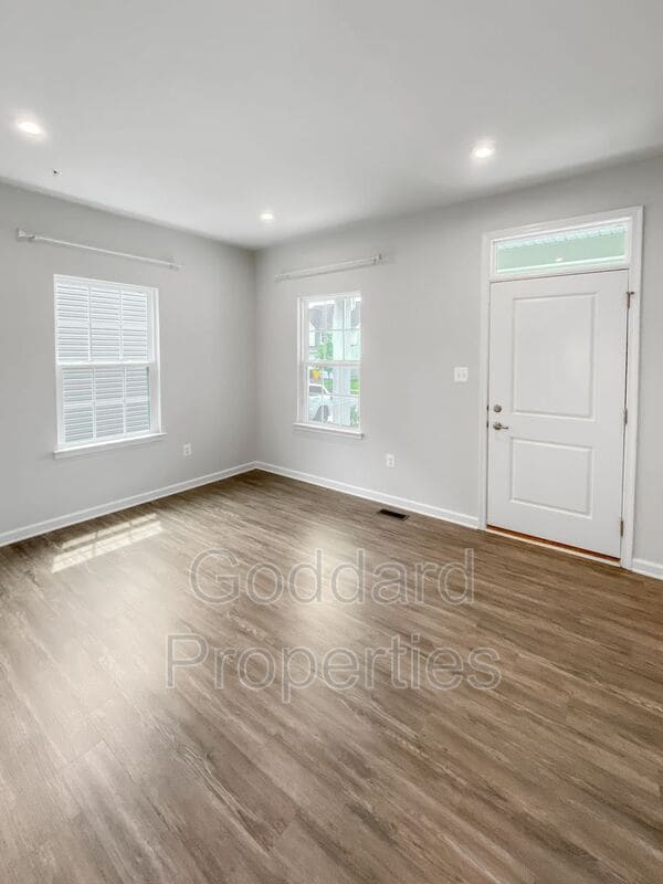 Building Photo - 7893 Jasons Landing Way