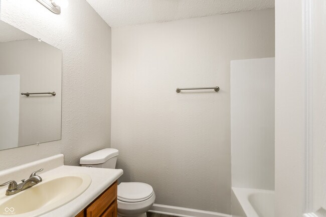 Building Photo - 265 E Pine Ridge Dr