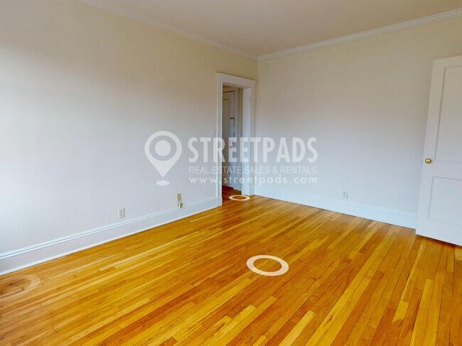 Building Photo - bedroom in Cambridge MA 02138