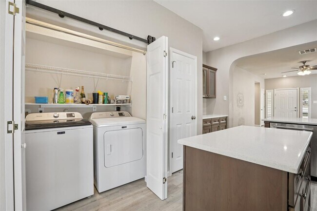 Building Photo - 4937 Hartson