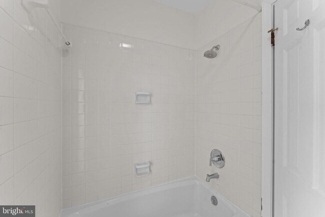 Building Photo - 901 Walker Rd