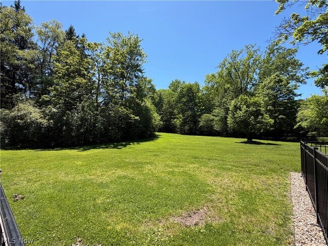 Building Photo - 2737 Sinton Pl