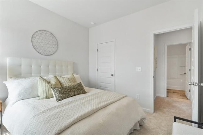 Building Photo - 77 Professional Pl