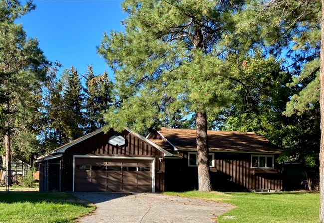 Building Photo - 520 South Ave E