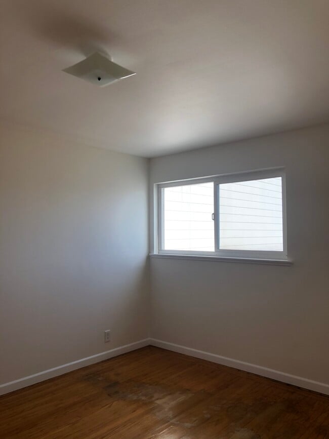 Building Photo - 2233 Taraval St