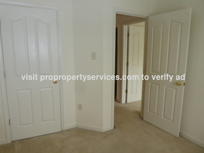 Building Photo - 17807 Farragut Way