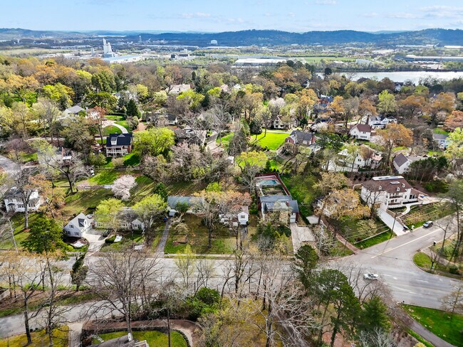 Building Photo - 1504 Hixson Pike