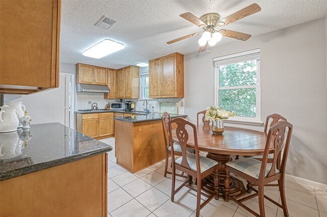 Building Photo - 13914 St Marys Ln