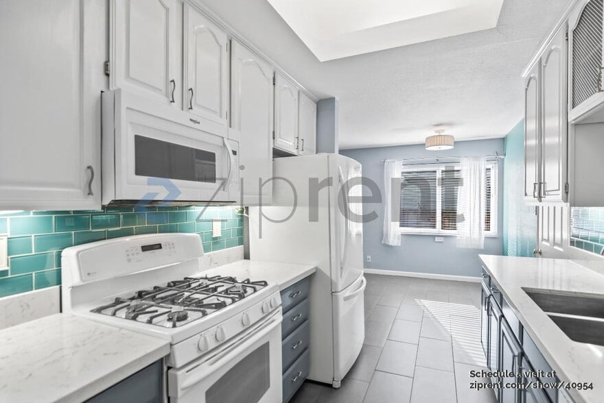 Building Photo - 33125 Basswood Ave