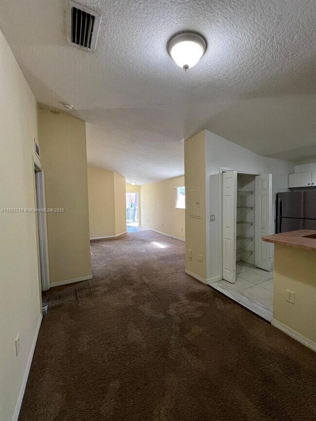 Building Photo - 1260 SE 31st Ct