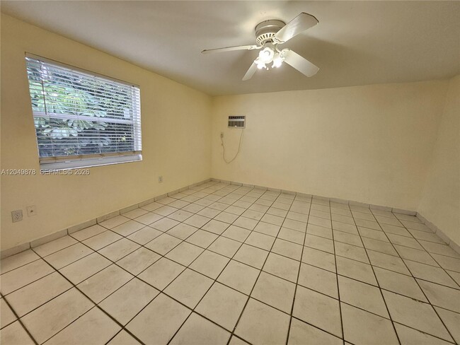 Building Photo - 822 SW 31st Ave