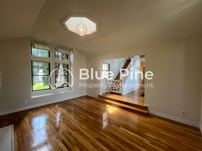 Building Photo - 3267 Merlin Dr