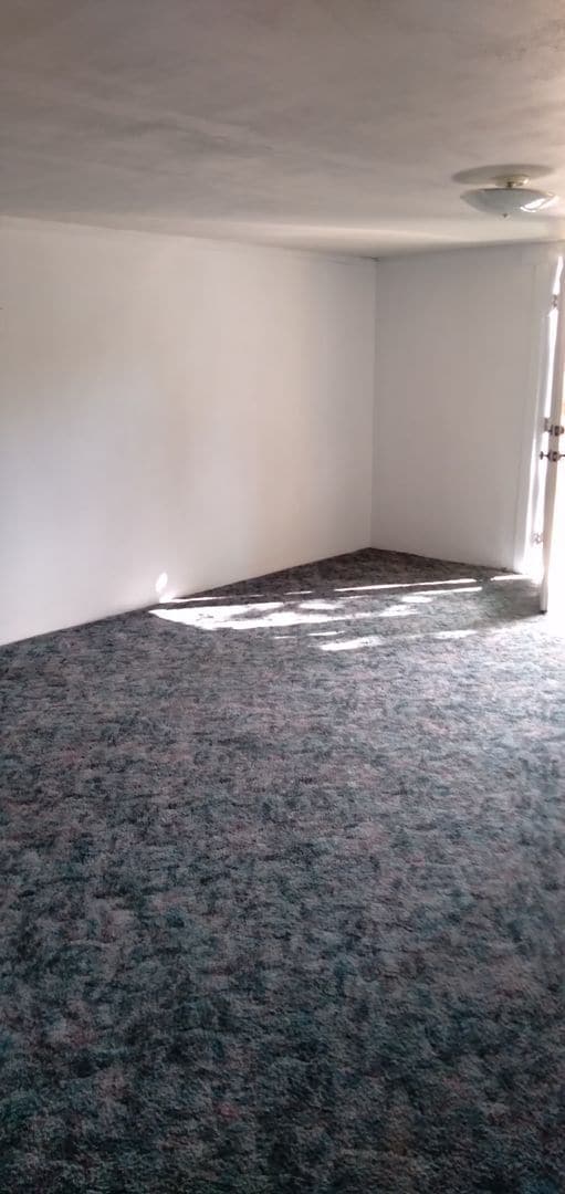 Building Photo - 2405 Sunset Dr