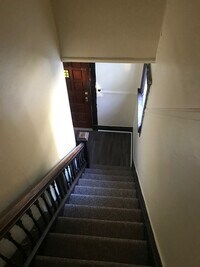 Building Photo - Spacious 5 bedroom house Centrally located to U of M Campus