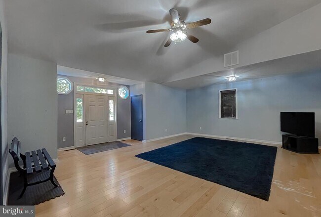 Building Photo - 9642 Charles St