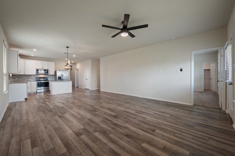 Building Photo - 241 Pivot Dr