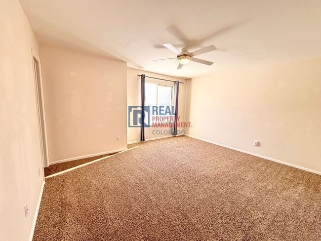 Building Photo - 4620 E Bennington Ave