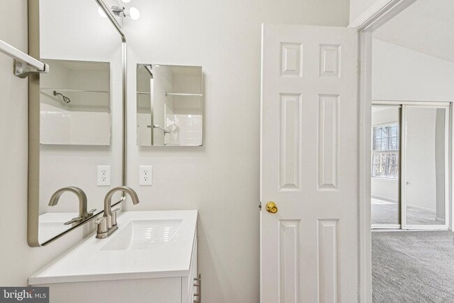 Building Photo - 1440 Nutwood Ct