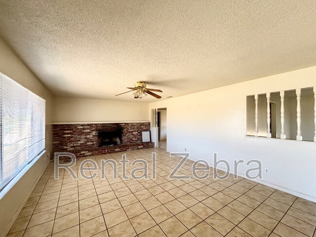 Building Photo - 2400 Gurr Rd