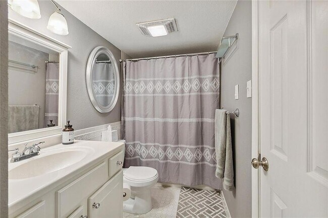 Building Photo - 239 Plimsol Ct