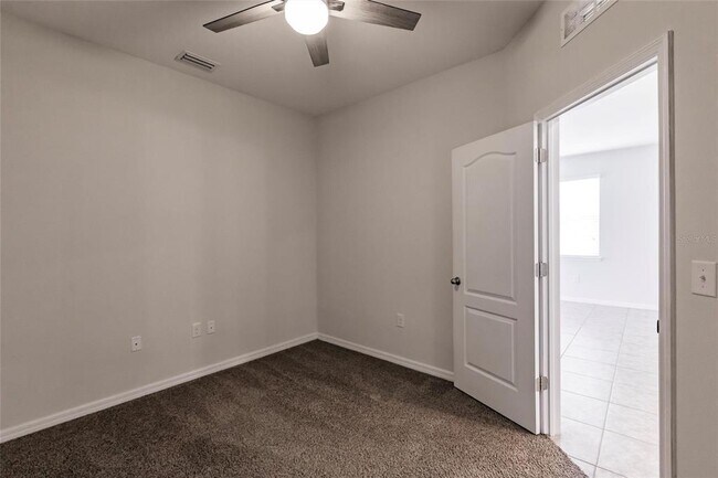 Building Photo - 3215 Oriole Dr