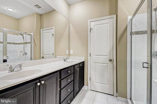 Building Photo - 9851 Garden Ranges