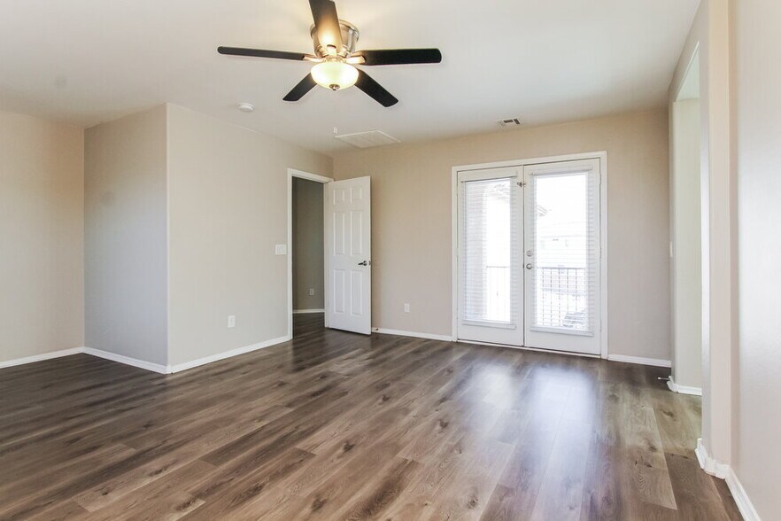 Building Photo - 3020 S 94th Ave