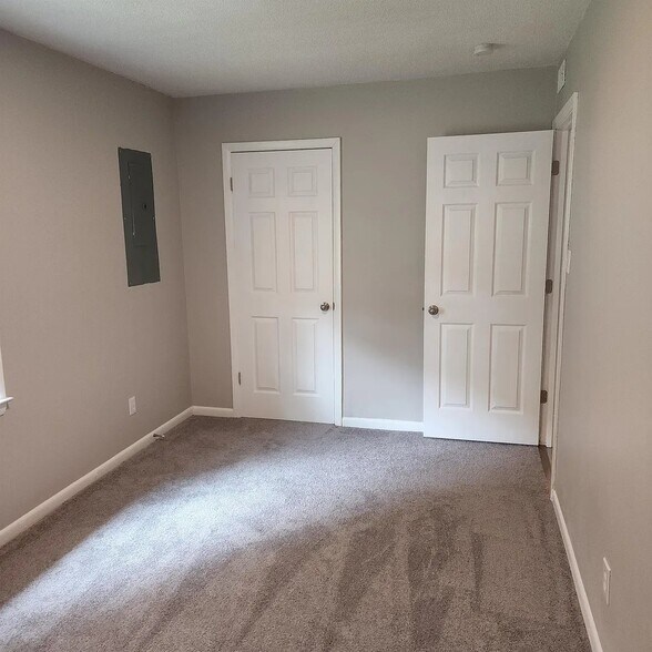 Building Photo - 211 Kirkland Pl