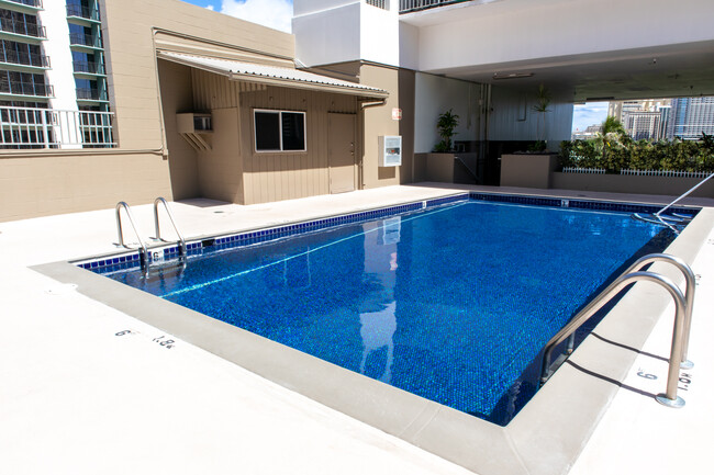 pool deck - 1920 Ala Moana Blvd