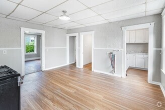 Building Photo - 15 1/2 Mendon Street