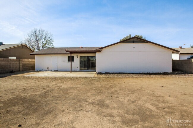 Building Photo - 19651 N 3rd Dr