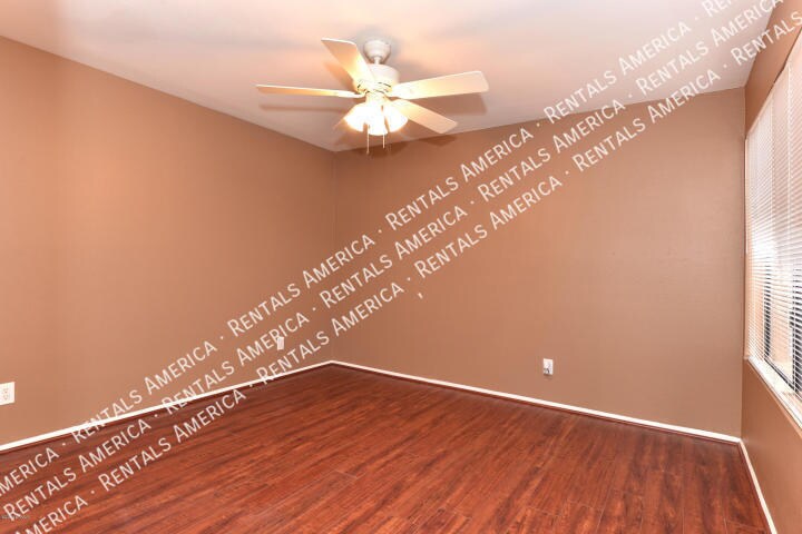 Building Photo - 10115 E Mountain View Rd