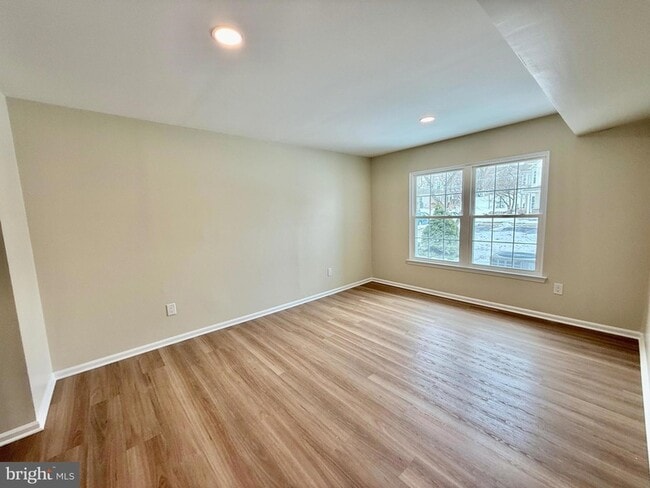 Building Photo - 31013 Bennett Pl