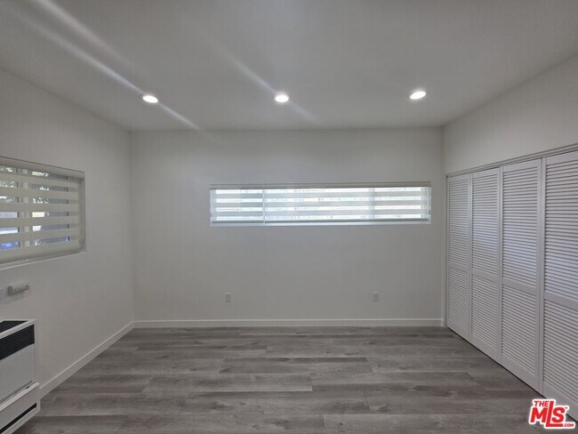 Building Photo - 25226 Loytan St