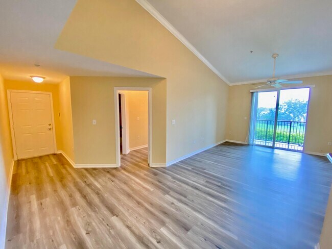 Building Photo - 15125 Michelangelo Blvd