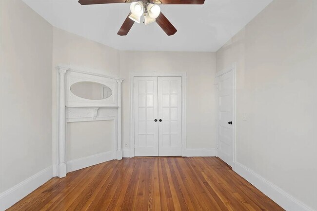 Building Photo - 21-1/2 Mt Vernon St