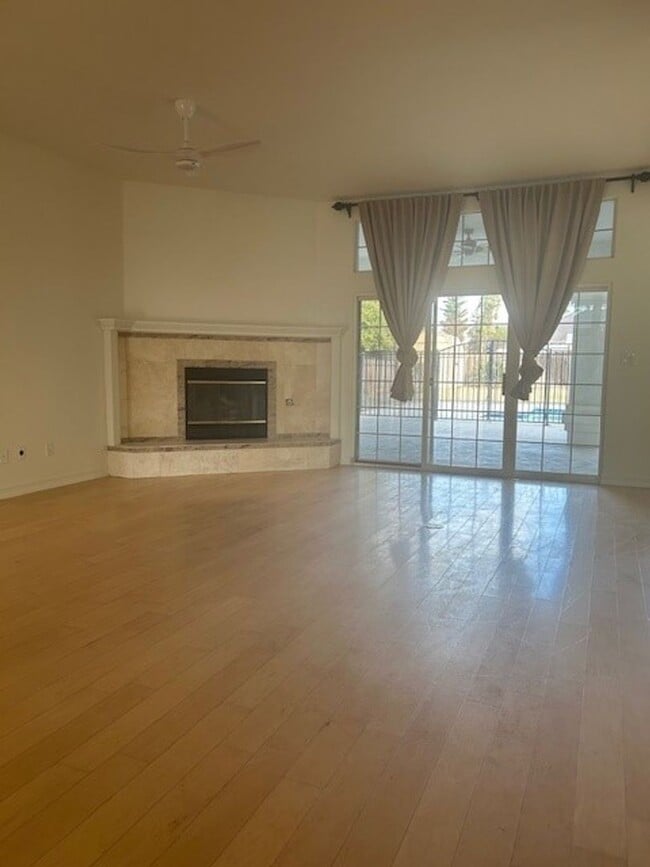 Building Photo - 2112 Classen St