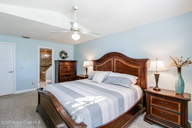 Building Photo - 4351 Silver Lake Dr