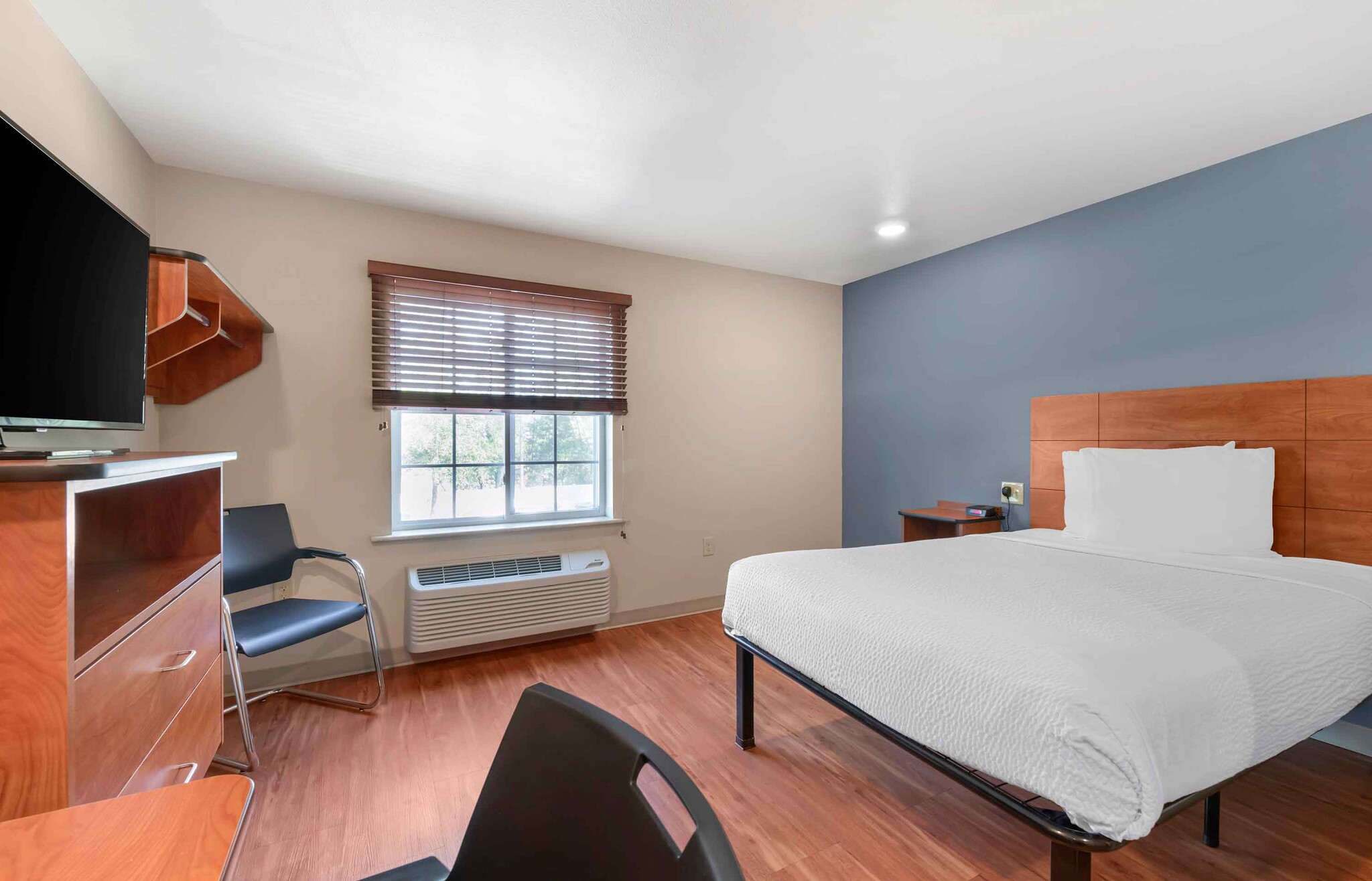 Building Photo - Furnished Studio-Fort Lauderdale - Airport...