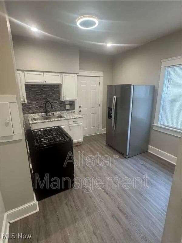 Building Photo - 521 E 109th St