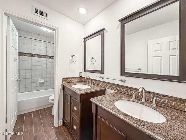 Building Photo - 4948 Via Coronado