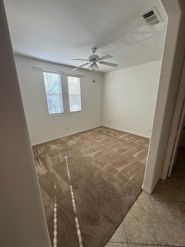 Building Photo - 6 bedroom 4.5 baths in Corona CA