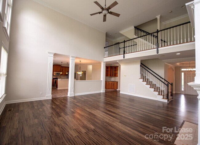 Building Photo - 247 Montibello Dr
