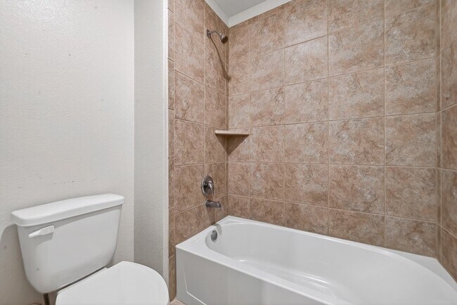 Building Photo - 228 Elm Patch Dr