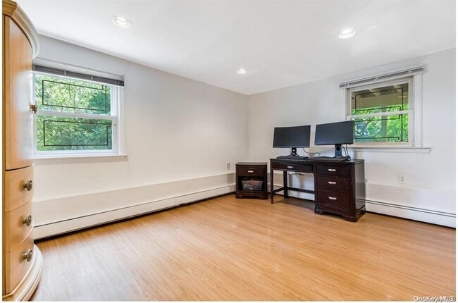 Building Photo - 261 Gramercy Dr